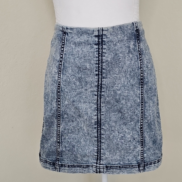 Free People Dresses & Skirts - Free People Modern Femme Acid Wash Denim Stretch Mini Skirt